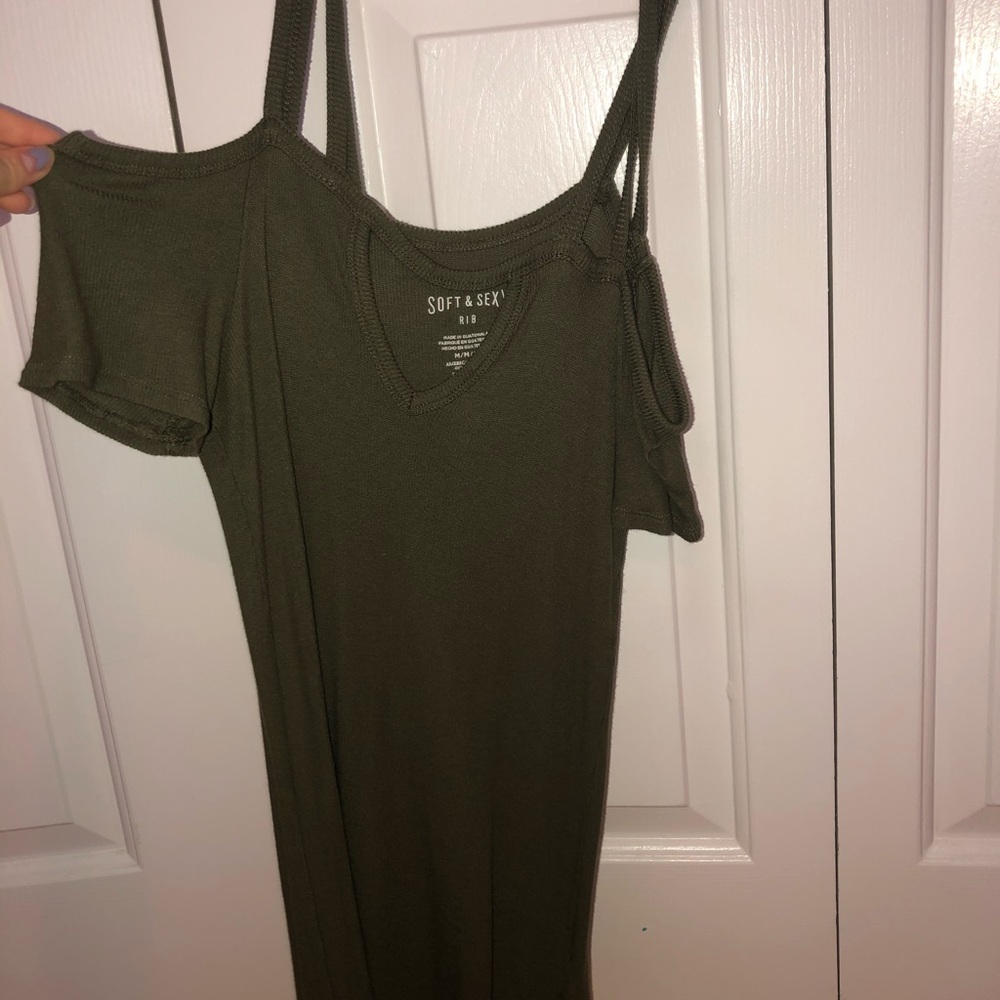 American Eagle cold shoulder shirt